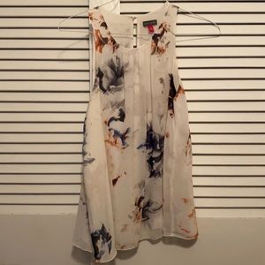 Vince Camuto flowy top, M